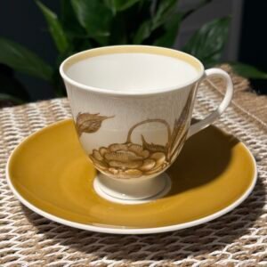 Lovely vintage Susie Cooper Solera teacup and saucer set.
